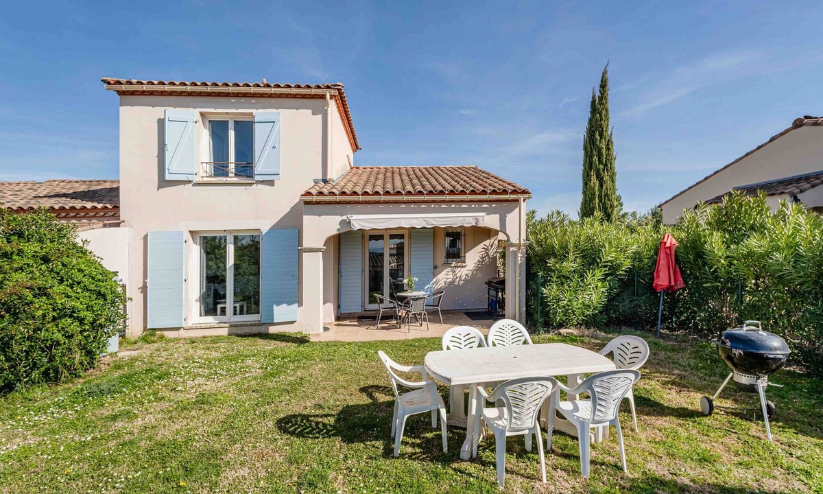 Homps Villa | Vacation Residence at Lake Jouarres