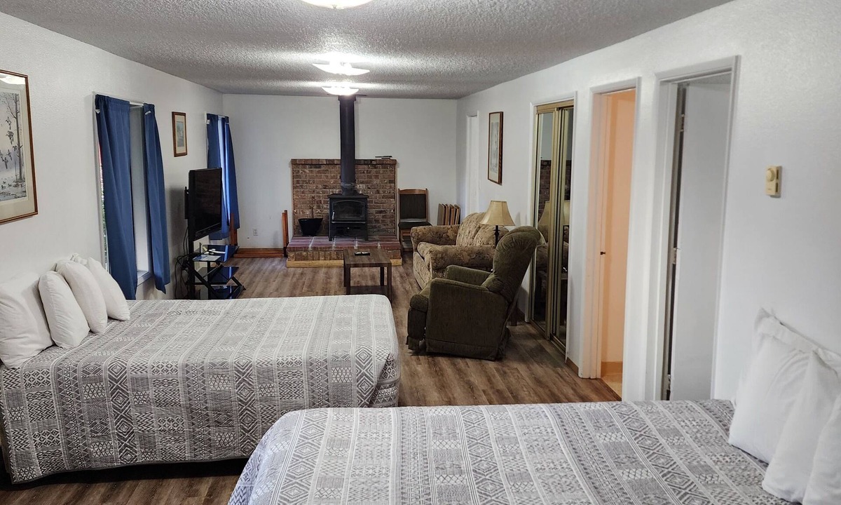 Coos Bay House | Vacation unit B.Large family unit