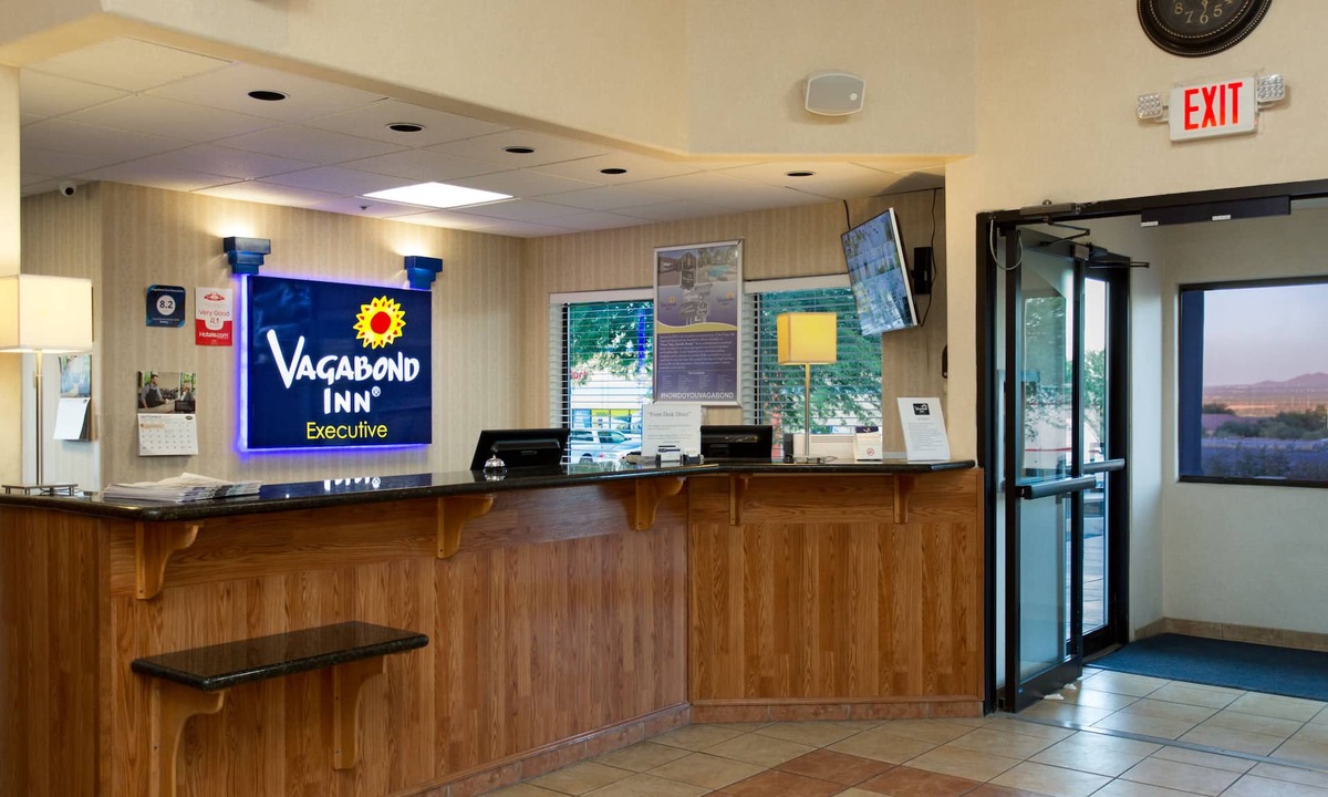 Green Valley Hotel | Vagabond Inn Executive - Green Valley