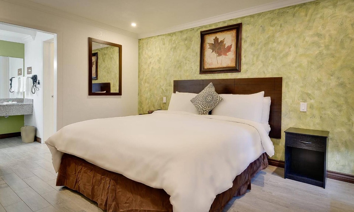 Central San Pedro Hotel | Vagabond Inn San Pedro