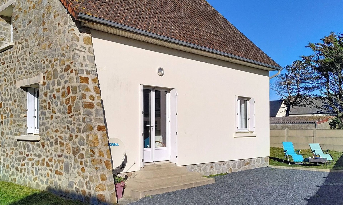 Bretteville-sur-Ay House | Valéria by Interhome