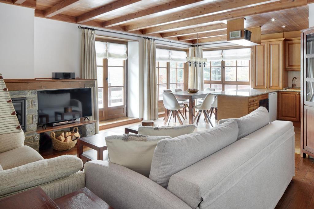 Baqueira Apartment | Val de Ruda 64 by FeelFree Rentals