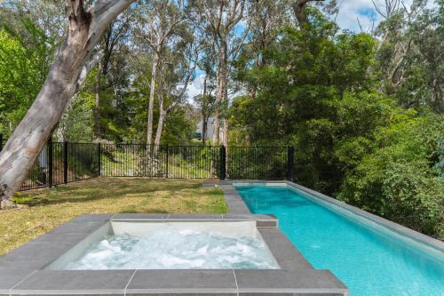 Yerrinbool House | Valencia Relax Swim and Spa