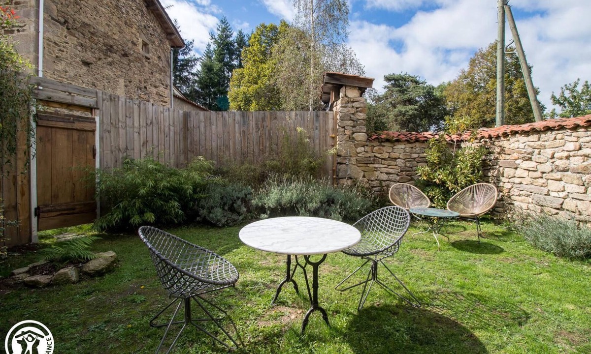 Dore-lʼEglise House | Valentin - Dore L'eglise