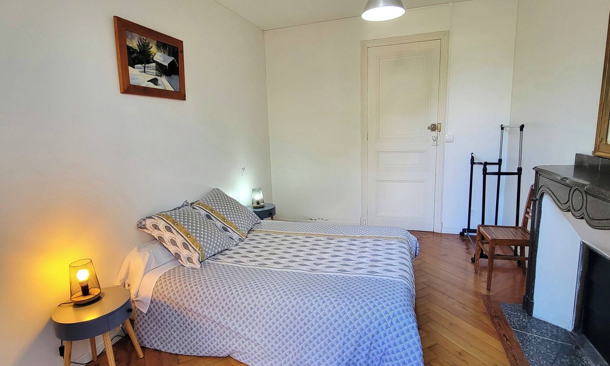 Bagneres-de-Luchon Villa | Vallée du Lys de la Villa Ilixon, spacious apartment, wifi, parking, pool table