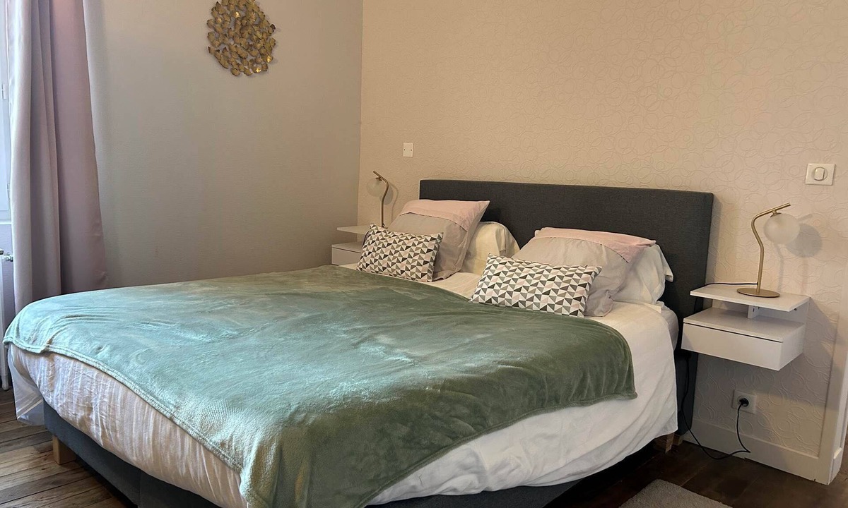 Marcillac-la-Croisille Apartment | Valletta