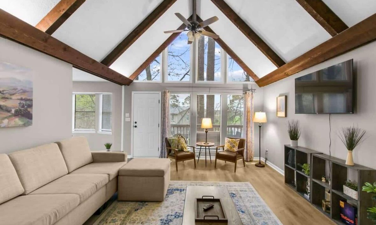 Crestline Heights House | Valley Lake Gem