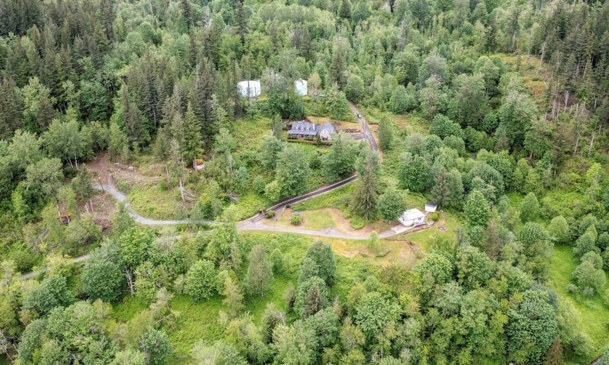 Gold Bar House | Valley View- best view, private acreage, ping pong