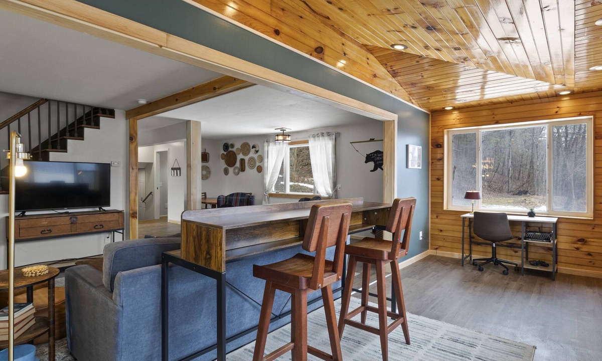 Honeoye House | Valley View | Mins to Lake and Ski | Hot Tub