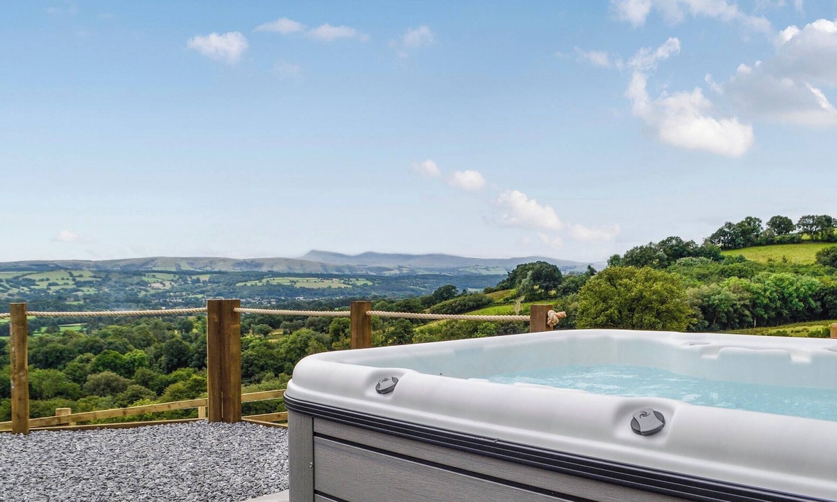 Llandovery Cottage | Valley View - UK34178