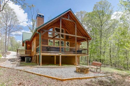 Cleveland House | Valley Views From Romantic Cabin w Sauna