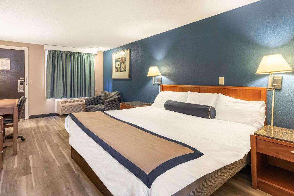 Kenosha Hotel | Value Inn Kenosha I-94 - Exit 344
