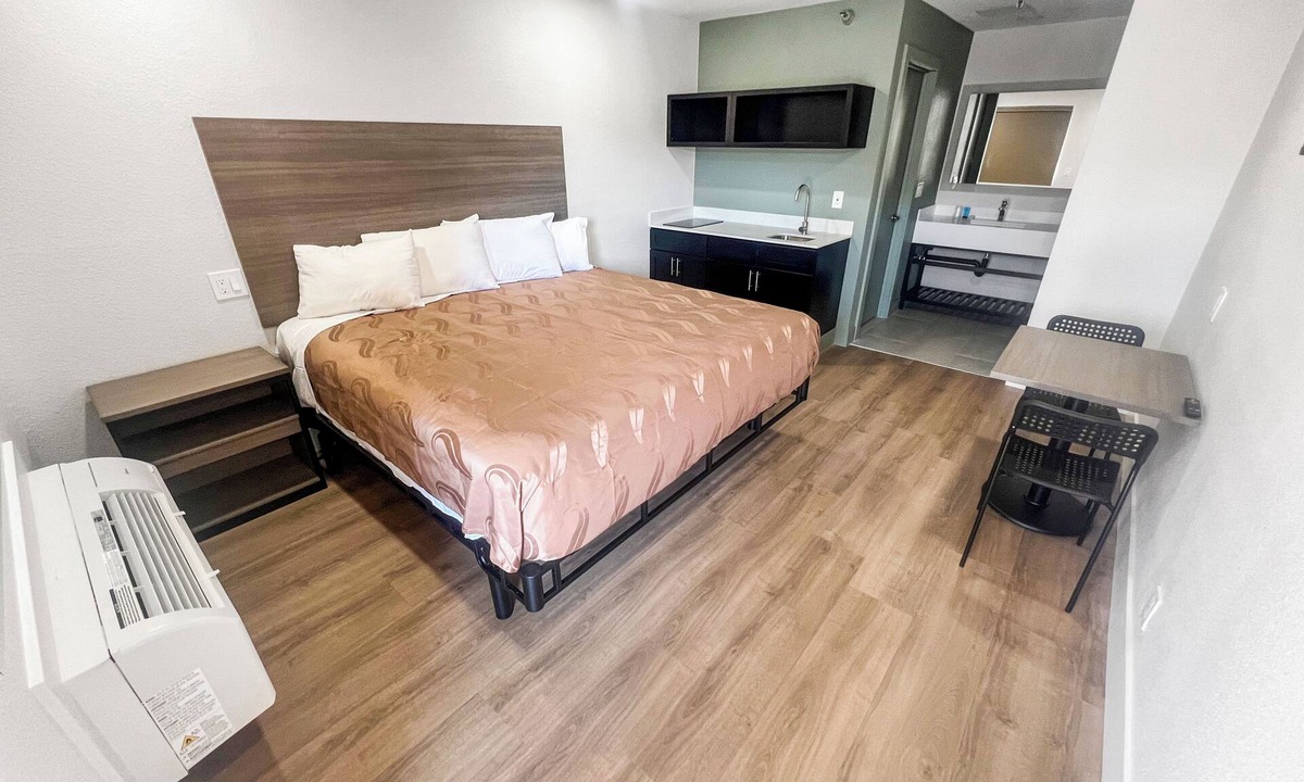 Southeastern Sacramento Hotel | Value Suites Extended Stay