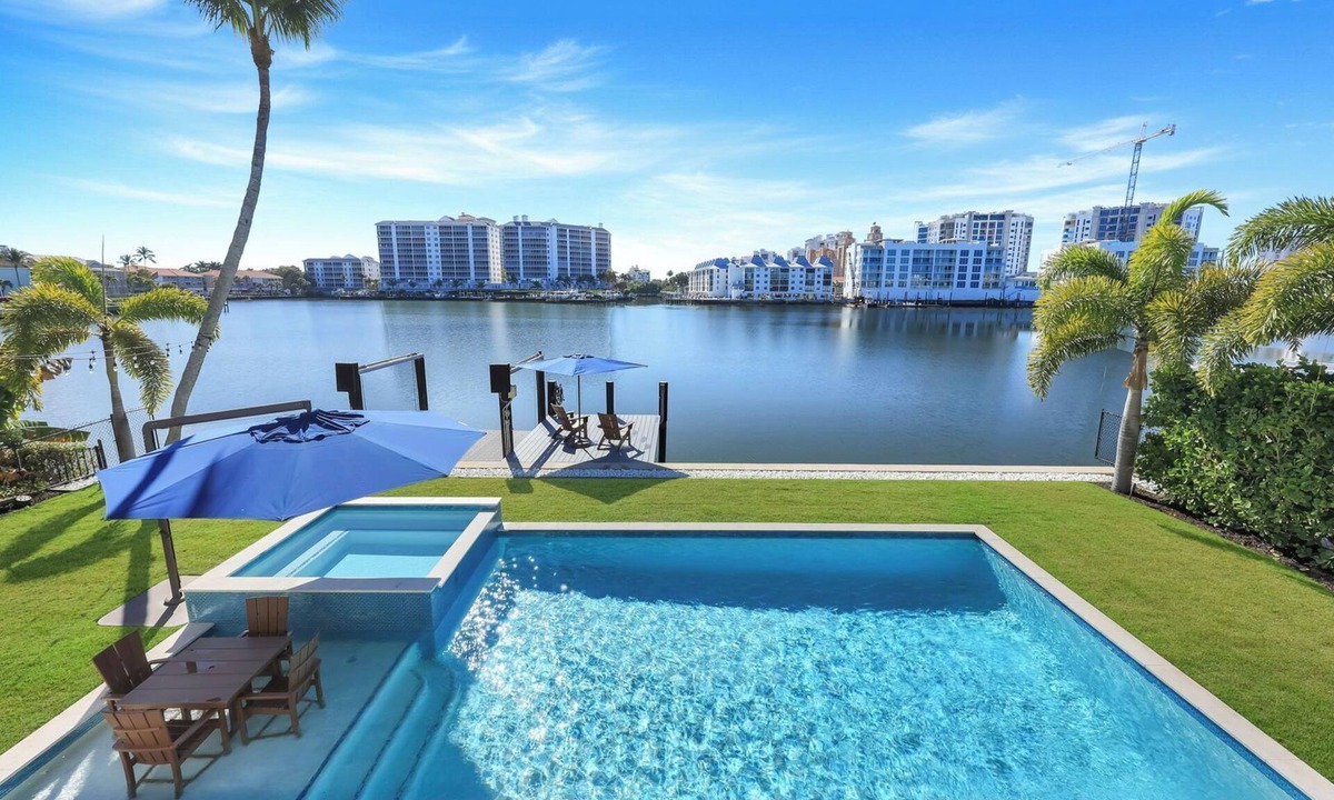 Connors House | Vanderbilt Lagoon Waterfront Home - HUGE VIEWS - Walk to Vanderbilt Beach