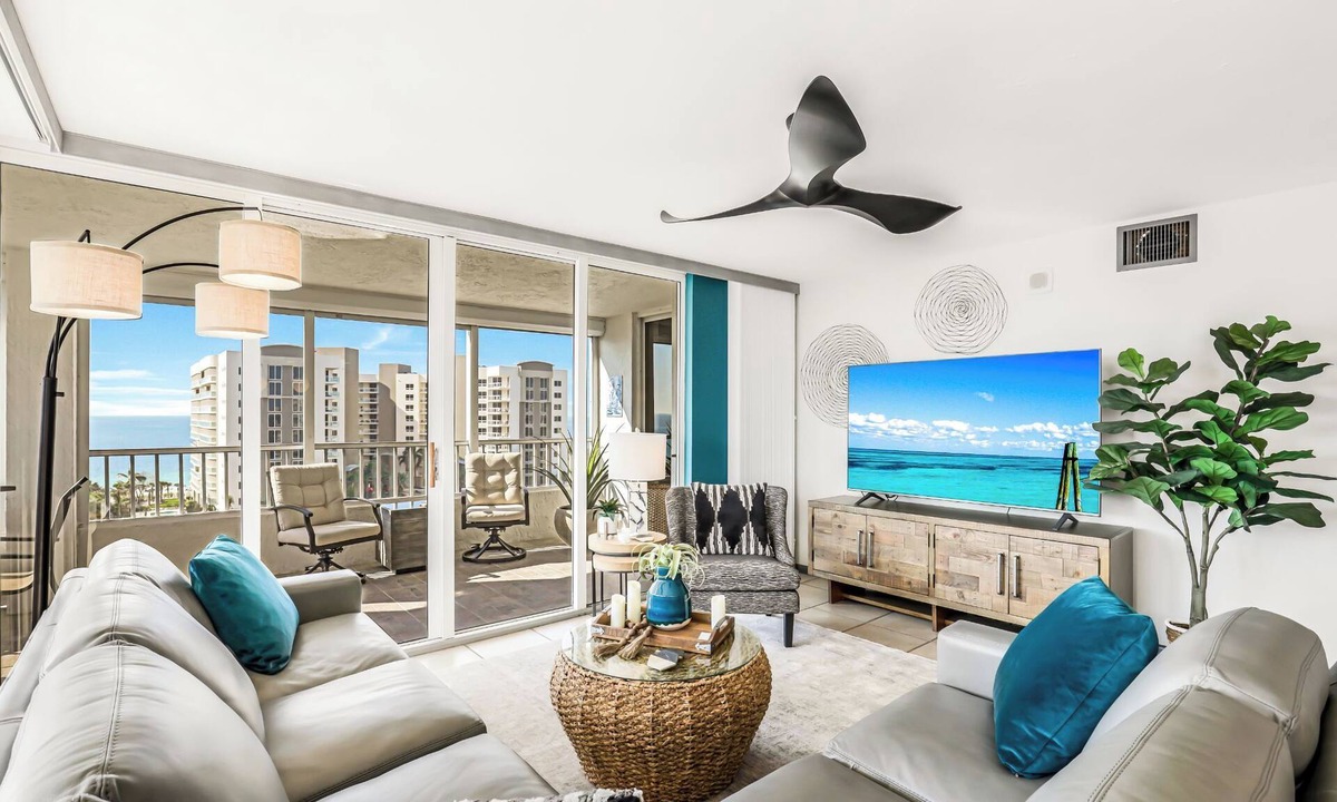 Vanderbilt Beach Condo | Vanderbilt Landings on Vanderbilt Beach-Bayside