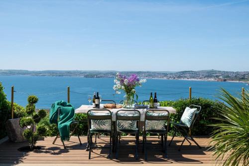 Torquay City Centre House | Vane Tower