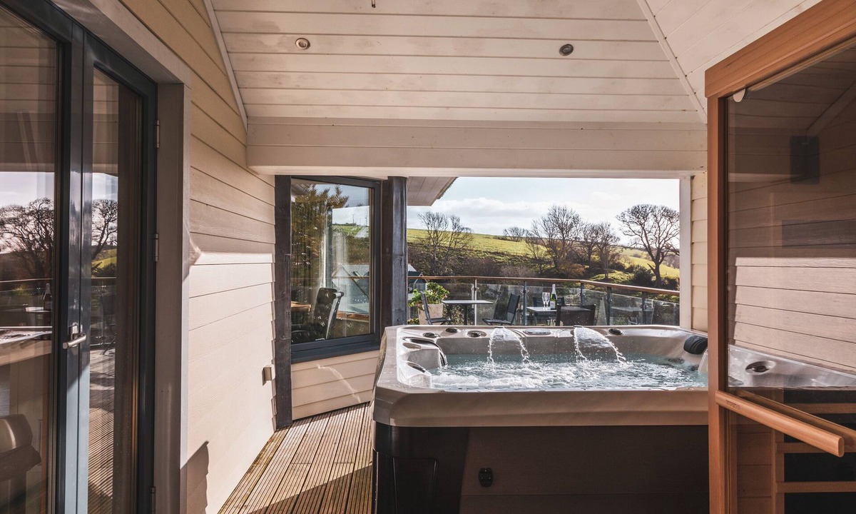 Dartmouth Cottage | Vantage Point, Hillfield Village