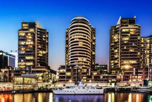 Docklands House | VAQUAY Glamptons In Docklands
