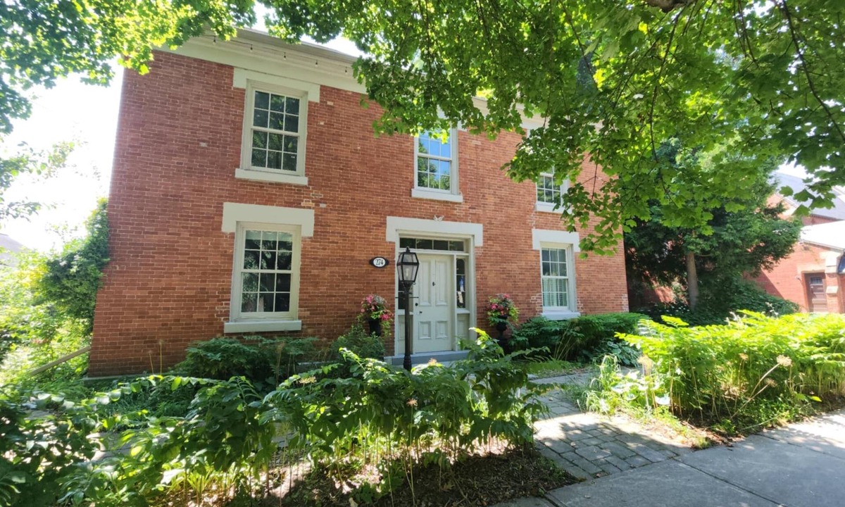 Newcastle House | Varcoe House Award-Winning Historic Home | Sleeps 8 | Weddings & Events Friendly