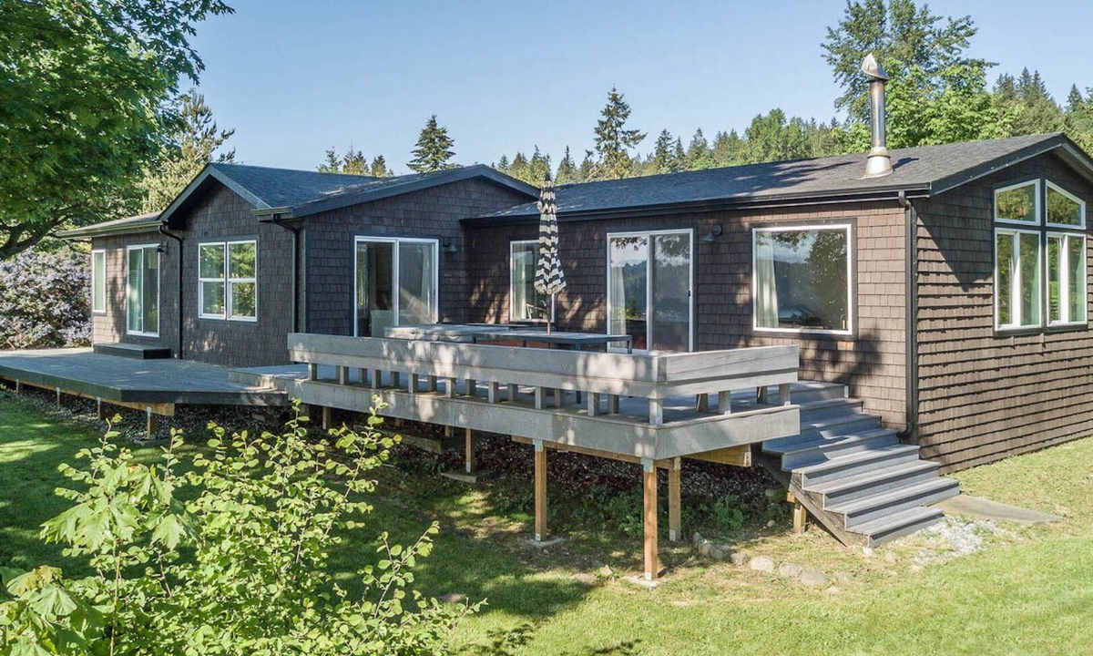 Vashon Island House | Vashon's Westside inspiring sunset views