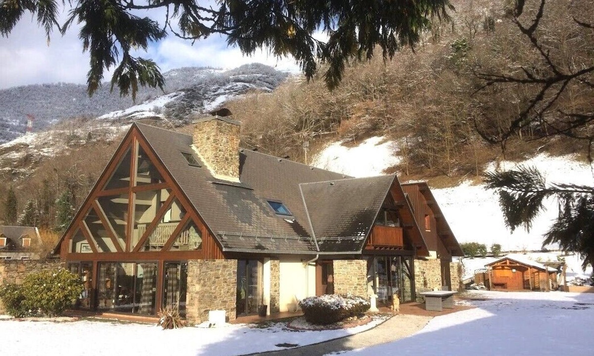 Juzet-de-Luchon House | VASTE DEMEURE FOR A STAY IN THE MOUNTAINS.
