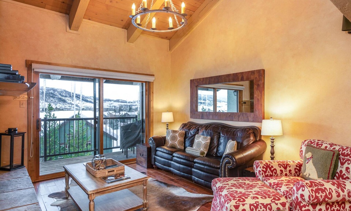 Steamboat Springs Condo | VAULTED CEILINGS, GIANT VIEWS-WALK/BUS TO GONDOLA SQUARE! 2 BR/2 BA POOL HOT TUB