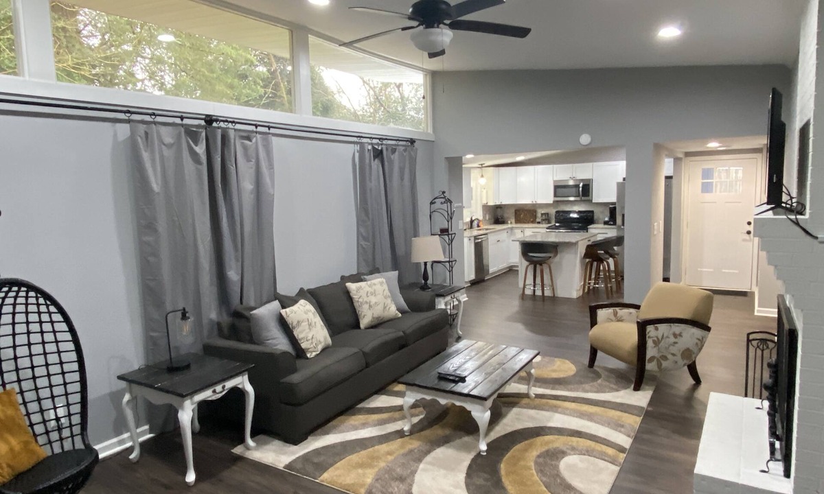 Clemson House | Vaulted Ceilings & Accent Windows-1 mile from CU