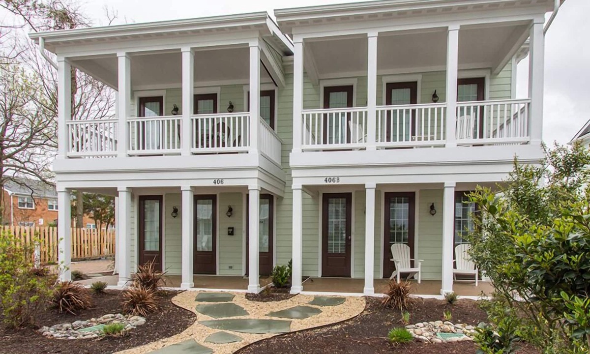 Northeast Virginia Beach House | VB Townhouse 2BR Pet‑Friendly Short Walk to Beach & Boardwalk (406B)