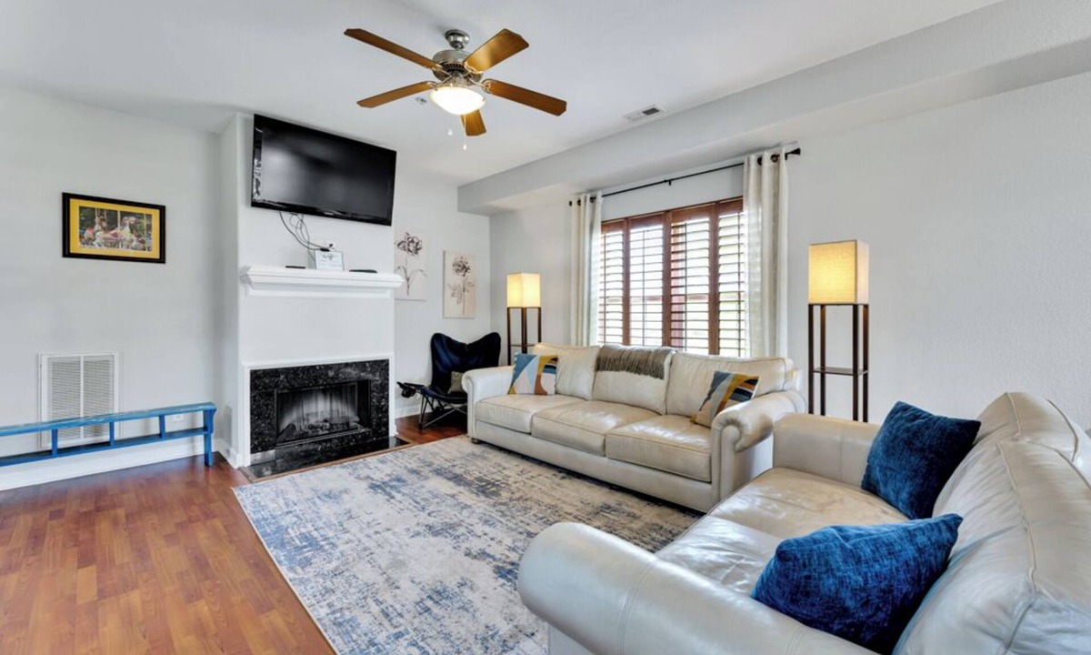 Northeast Virginia Beach House | VB Vibe District Retreat Game Room Sleeps 10