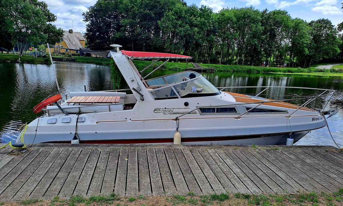 Bourg-des-Comptes Boat Rental | Vedette de Prestige