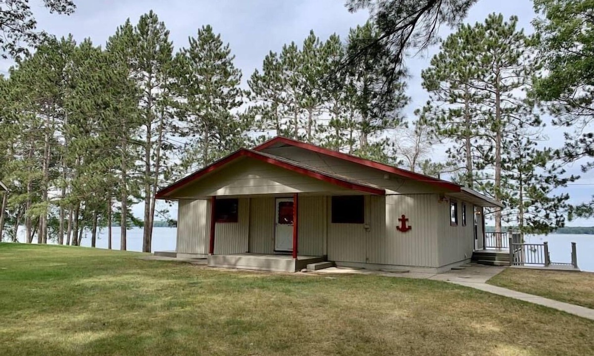 Lewiston House | Veeder Lodge Summary: