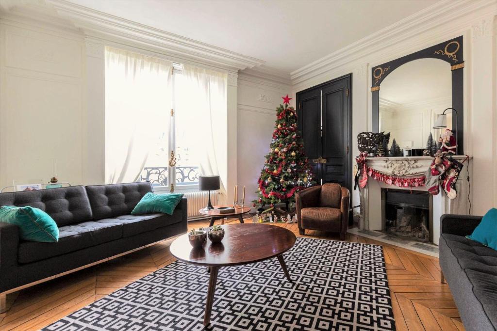 17th Arrondissement Apartment | Veeve - Sophistication by Square de Batignolles