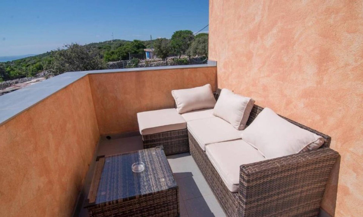 Veli Losinj Apartment | Veli Lošinj Hilltop Oasis