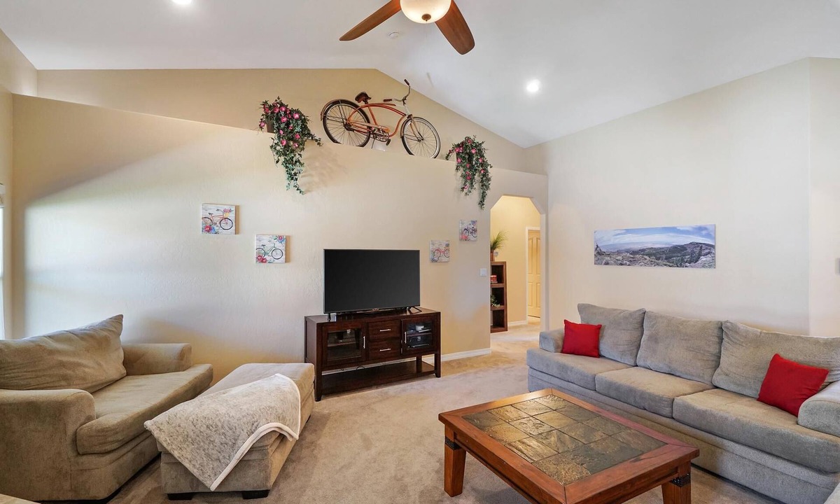 Fruita House | Velo I: Luxury Comfort, Bikes & Dog Friendly