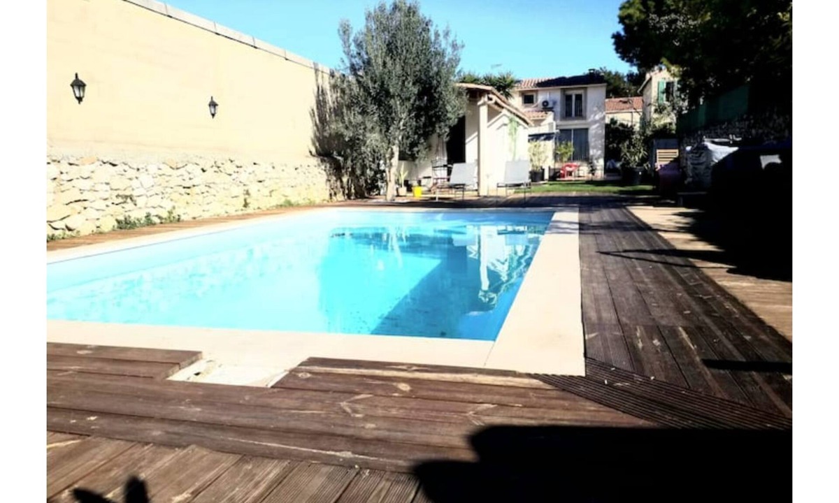Sainte-Marguerite Villa | Velodrome Gite Avec Piscine : 3 Logements/13 Personnes