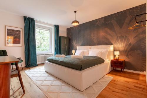 District 6 Apartment | Velvet Suite 3 King Beds & Terrace Zürich HB