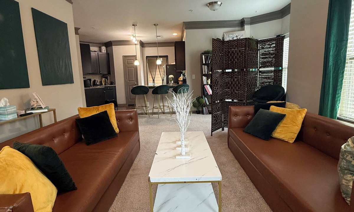 Pooler House | Velvet Vibes Retreat - A Corporate Work, Play, Stay Getaway