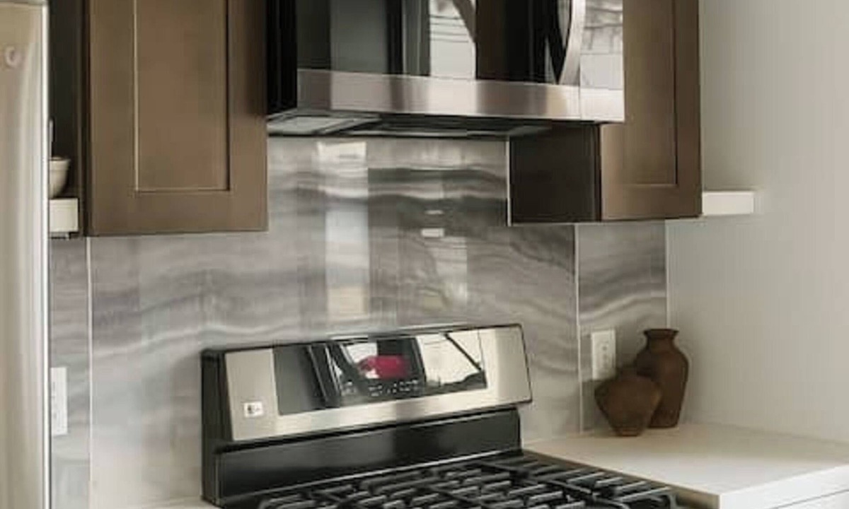 Jersey City Apartment | Velvet Winter Skyline | Boho 2BR 15 Min To NYC