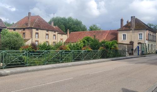 Saint-Florentin Apartment | Venez au moulin du dehors