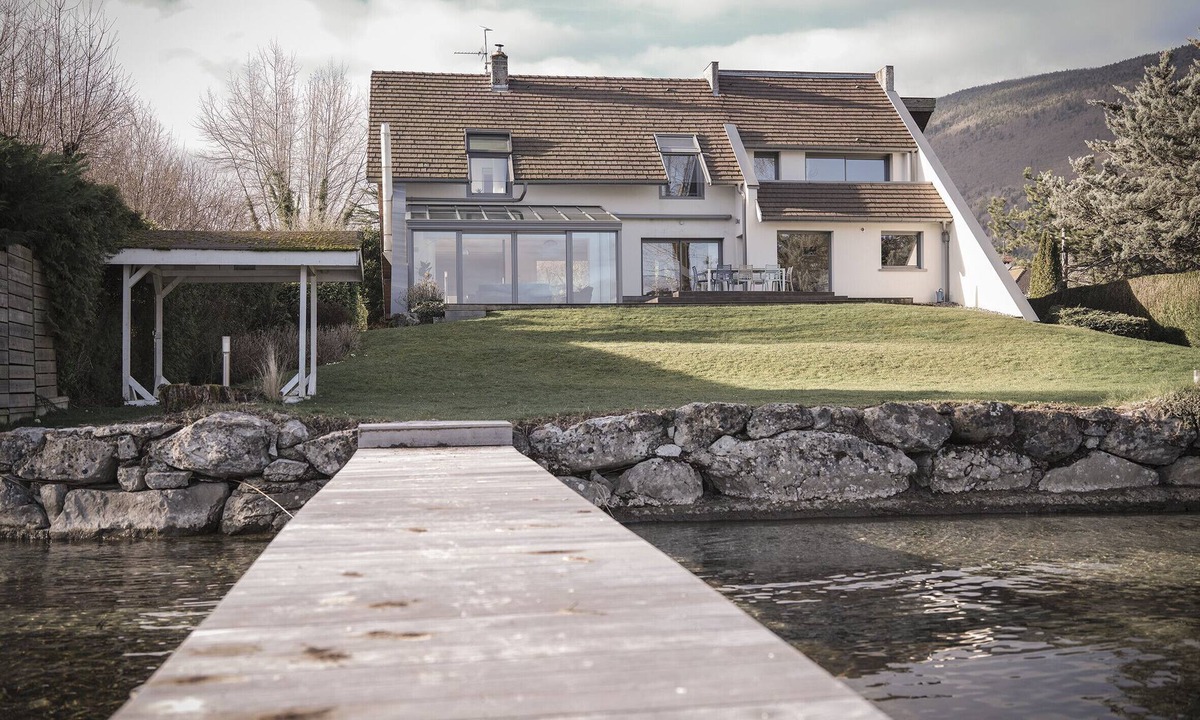 Cessenaz Ski Chalet | Venez Chez Vous Les Pieds dans l'Eau