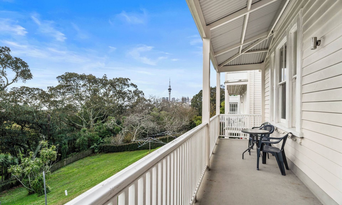 Newton Hostel | Verandahs Parkside Lodge - Hostel