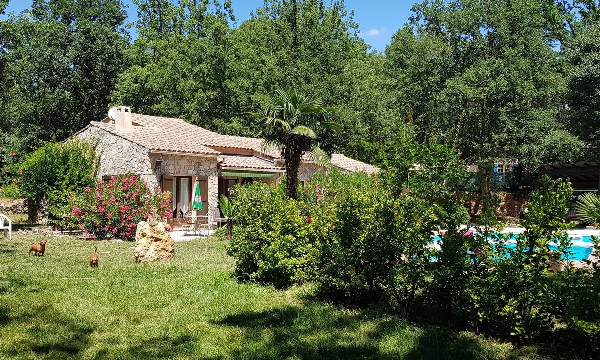 Fayence Bed & Breakfast | Vergé view suite with heated pool