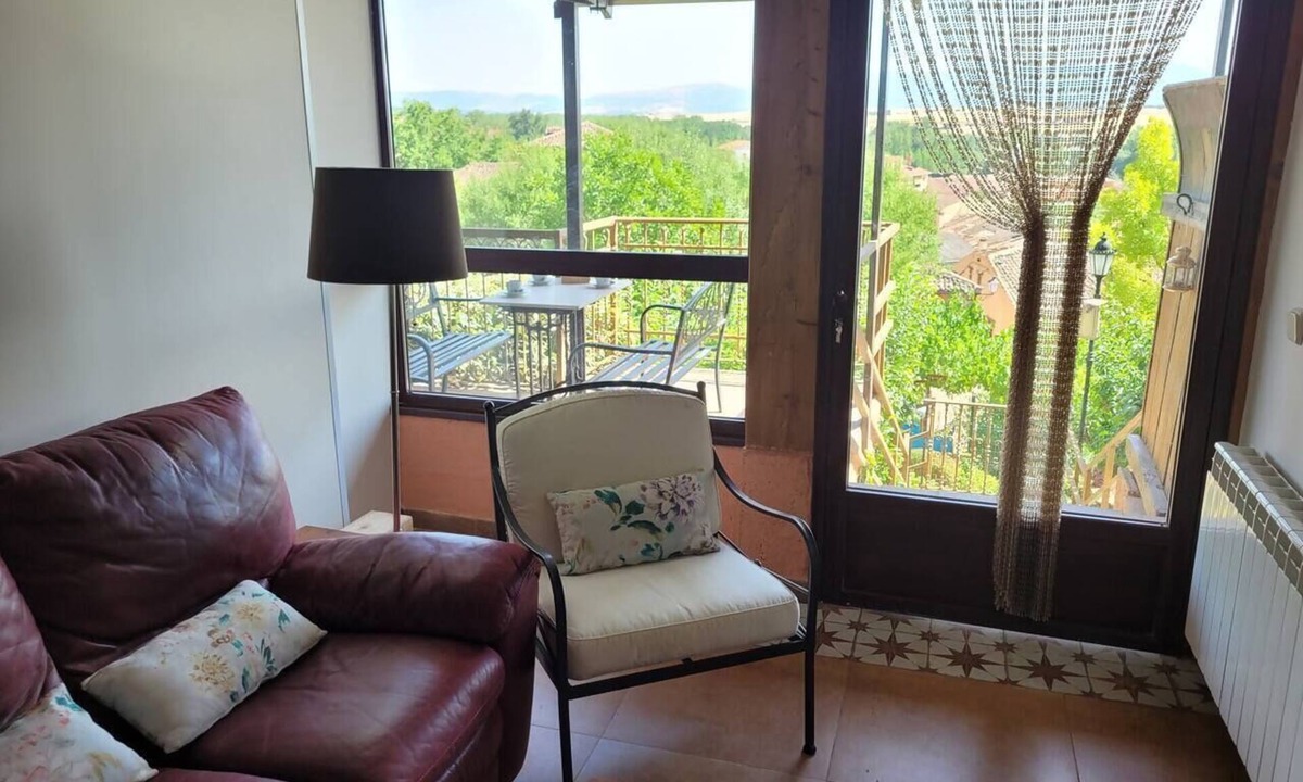 Ayllon House | Vermilion Apartment
