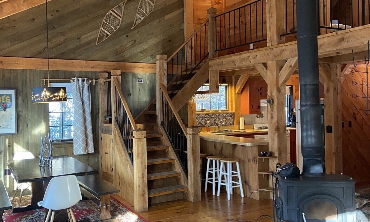 West Dover Ski Chalet | Vermont chalet near beautiful Mount Snow and the quaint town of Wilmington