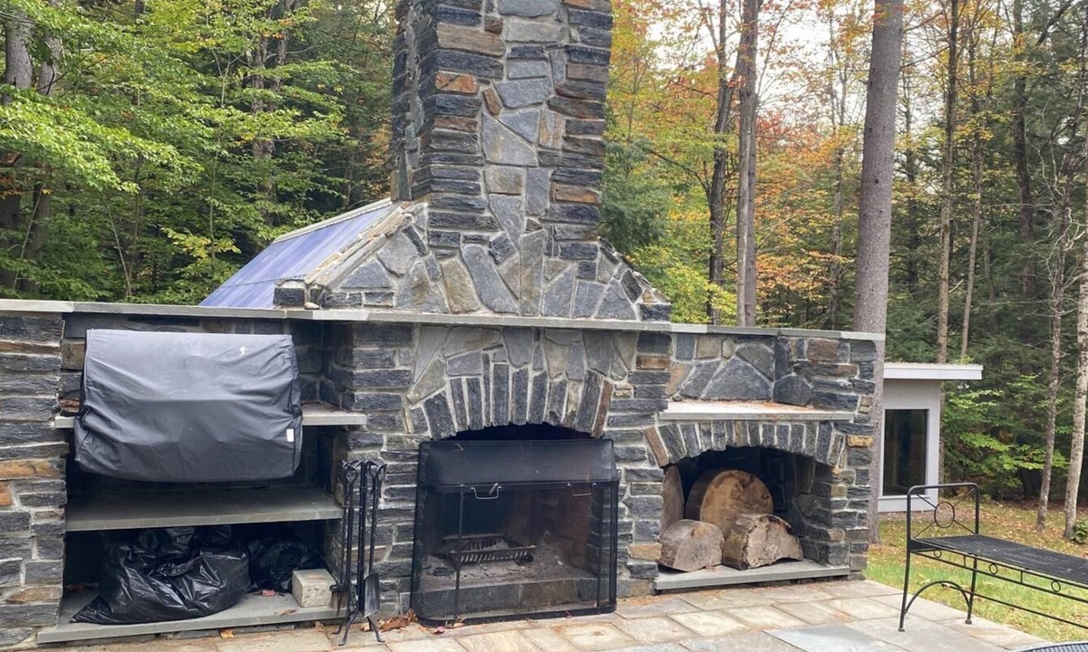 Guilford House | Vermont Mirror House