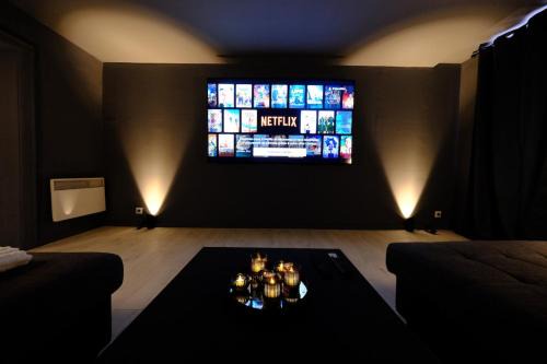 Verneuil-sur-Avre Apartment | Verneuil - Ciné Room