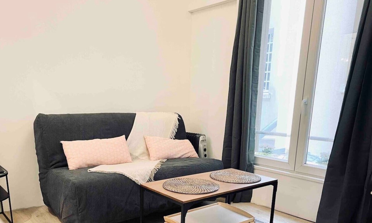 Notre-Dame Apartment | Versailles: 2 steps from the château