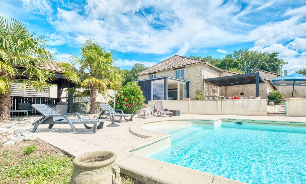 Montrem Other | Very beautiful farmhouse with large pool and jacuzzi. 5 bedrooms
