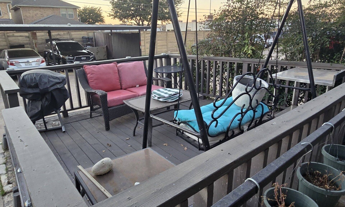 Euless Apartment | Very close to everything, minutes to airport, theme park, Dallas Cowboy Stadium.