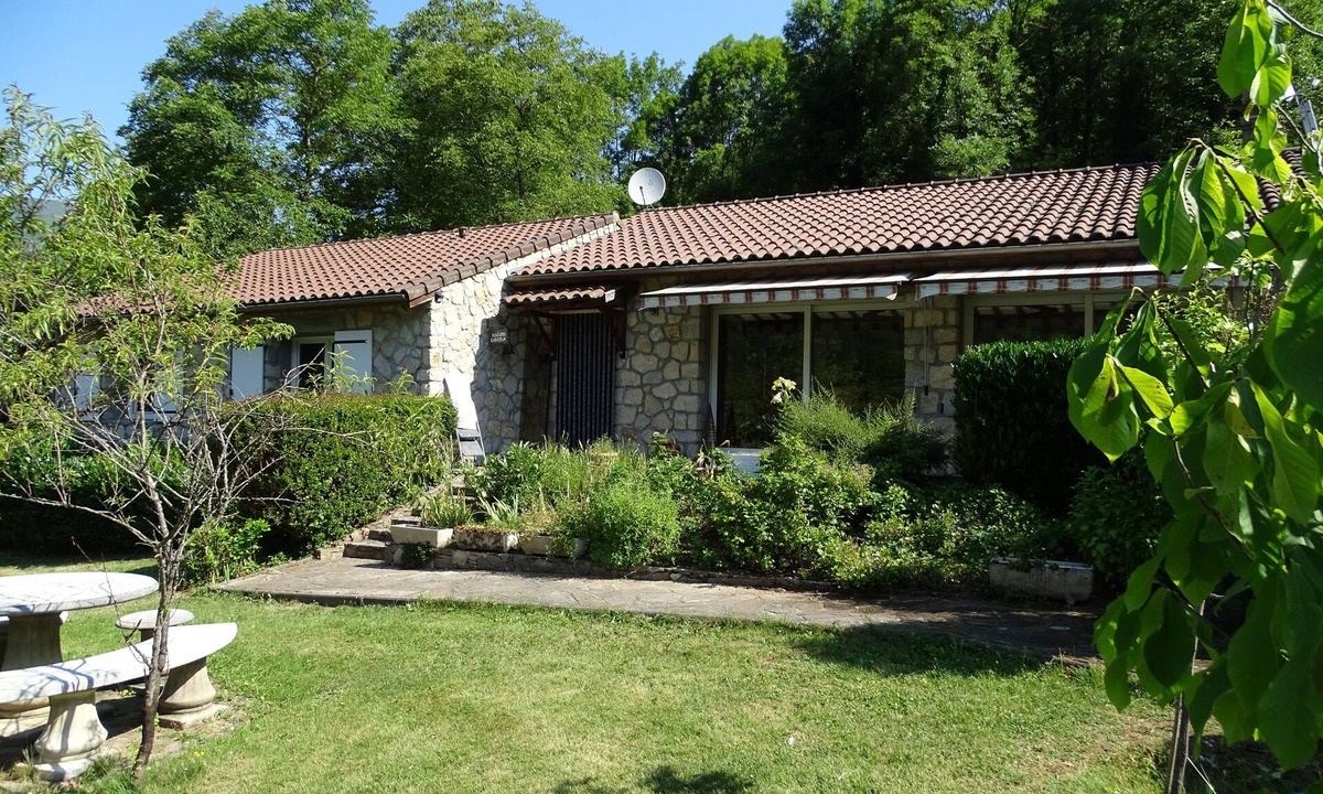 Siguer Bed & Breakfast | Very friendly bed and breakfast, surrounded by mountains (shower room)